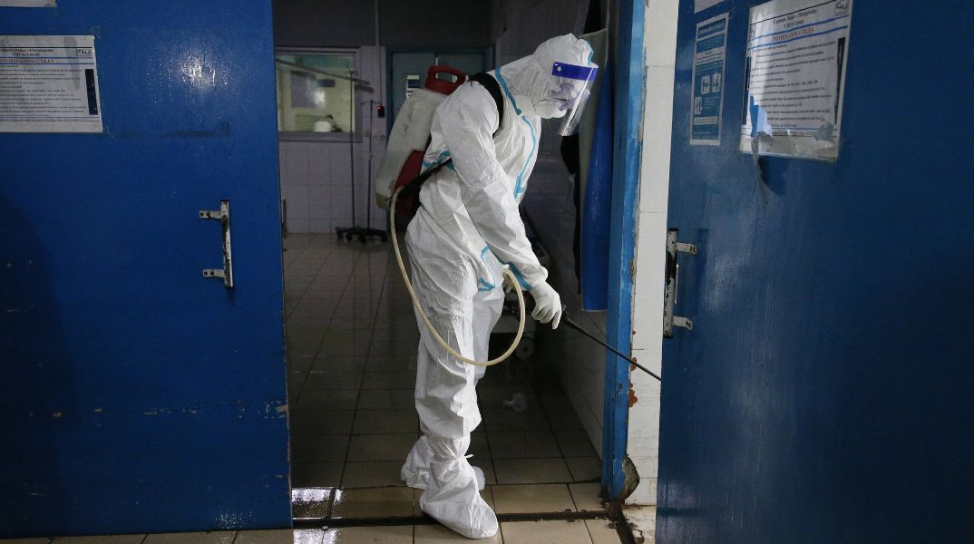 Η ΕΕ θεωρεί πολύ χαμηλό τον κίνδυνο από τη νέα έξαρση του ιού Έμπολα - Στέλνει άμεσα ιατροφαρμακευτικό υλικό στη ΛΔ του Κονγκό.