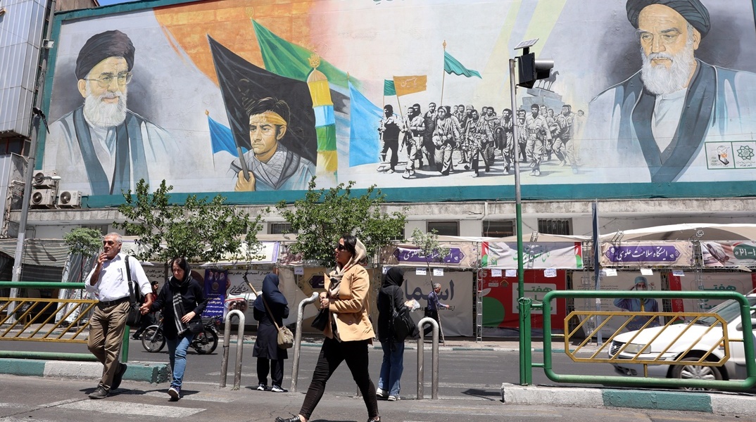 Τοιχογραφία σε δρόμο της Τεχεράνης