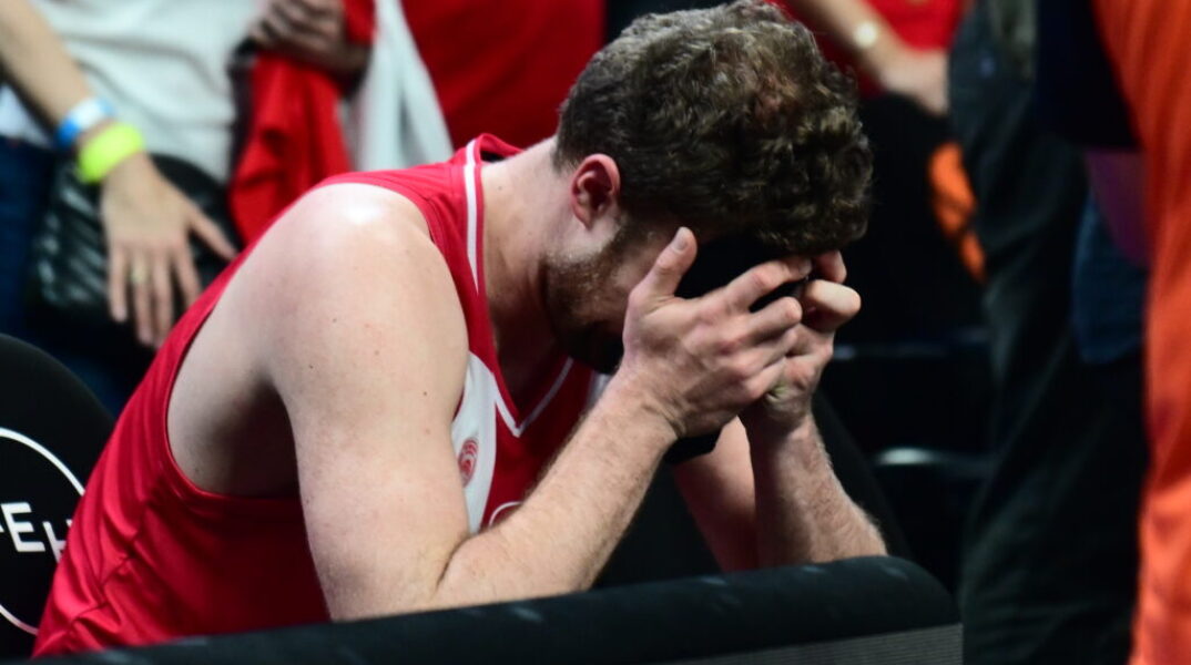 Final Four 2026 | Ολυμπιακός: Απίστευτες στιγμές – Συγκινημένοι οι παίκτες των «ερυθρολεύκων» μετά τον τελικό