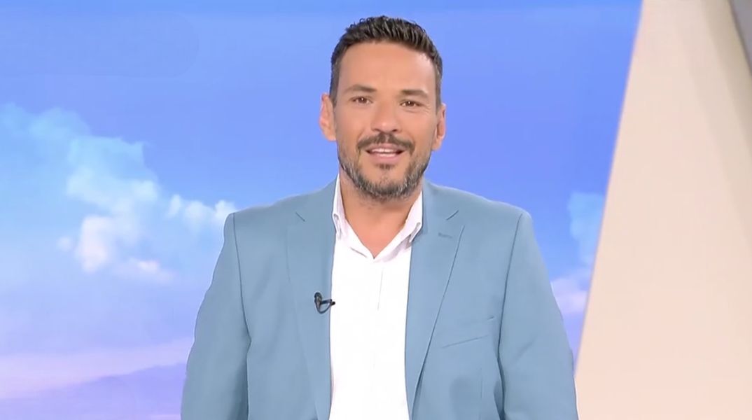 Ο Κώστας Τσουρός ξέσπασε κατά συναδέλφων του on air, αφήνοντας αιχμές για όσα ακούγονται γύρω από την εκπομπή του - «Αυτό που εύχονταν θα γίνει την Παρασκευή»
