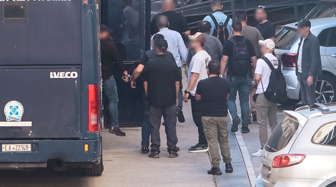 Οι 22 συλληφθέντες για την εγκληματική οργάνωση στην Κρήτη