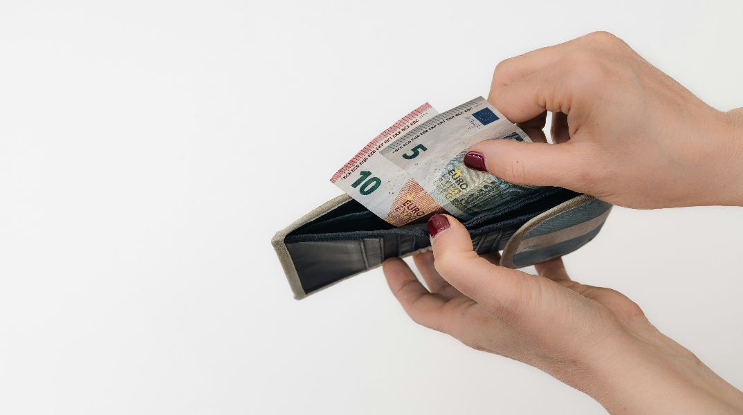 Ποιοι λαμβάνουν σήμερα επιστροφές από τον e-ΕΦΚΑ έως και 6.531 ευρώ;