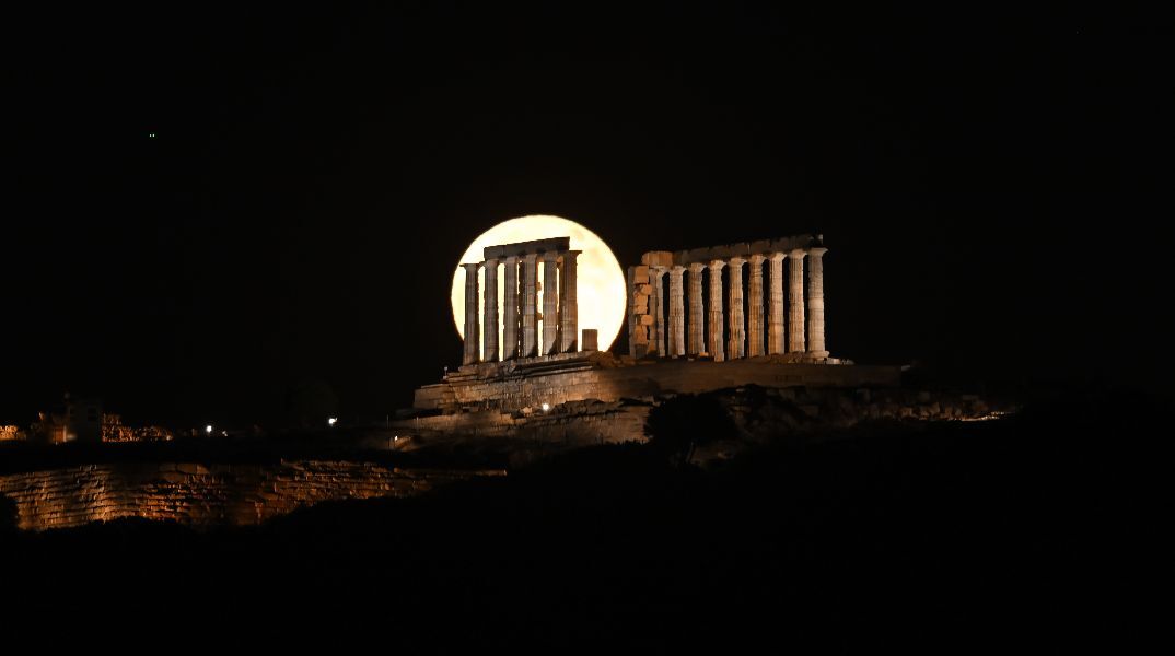 Μπλε Σελήνη: Πότε θα δούμε τη δεύτερη πανσέληνο του Μαΐου - Γιατί ονομάστηκε έτσι