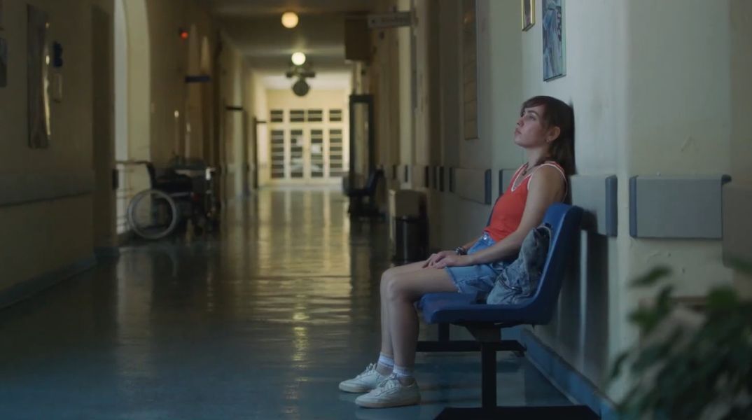 «Μικρές Ανάσες»: Η πρώτη μεγάλου μήκους ταινία της Αμέρισσας Μπάστα έρχεται στους κινηματογράφους στις 4 Ιουνίου με πέντε υποψηφιότητες στα βραβεία Ίρις.
