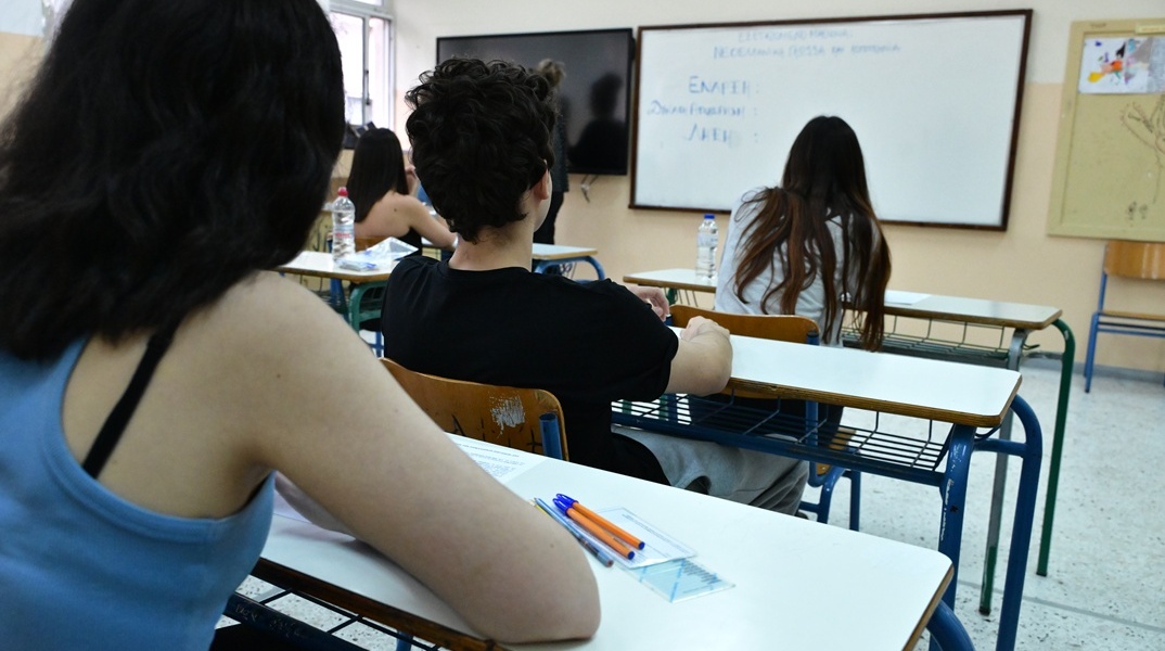 Υποψήφιοι των Πανελληνίων 2026 στα εξεταστικά κέντρα