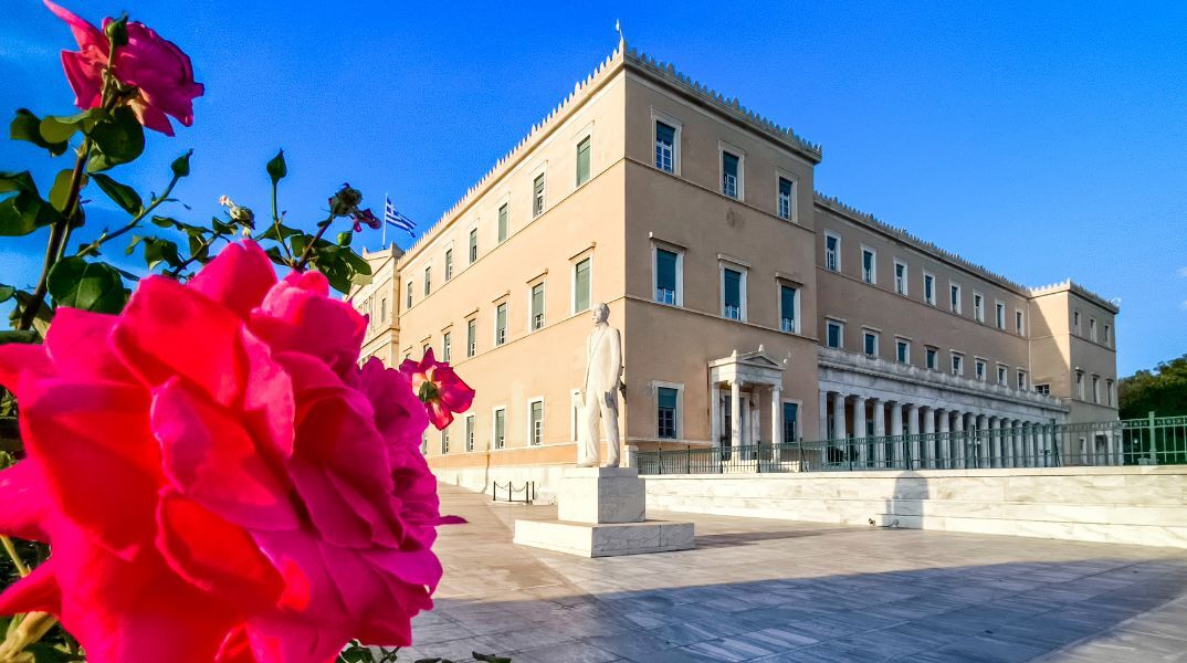 Βελτιωμένος ο καιρός την Κυριακή 31 Μαΐου, με μικρή άνοδο της θερμοκρασίας - Τοπικές νεφώσεις και όμβροι αναμένονται στα ορεινά ηπειρωτικά.