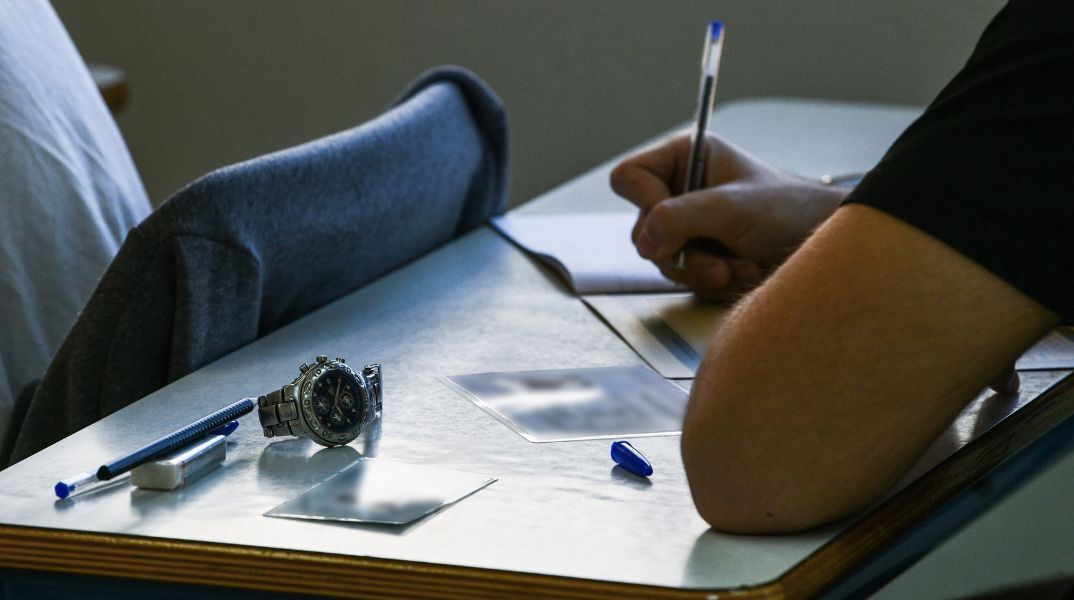 Ξεκινούν οι Πανελλήνιες 2026 για τα ΕΠΑΛ με το μάθημα των Νέων Ελληνικών - Δείτε το αναλυτικό πρόγραμμα, τις ώρες προσέλευσης και τη διάρκεια.