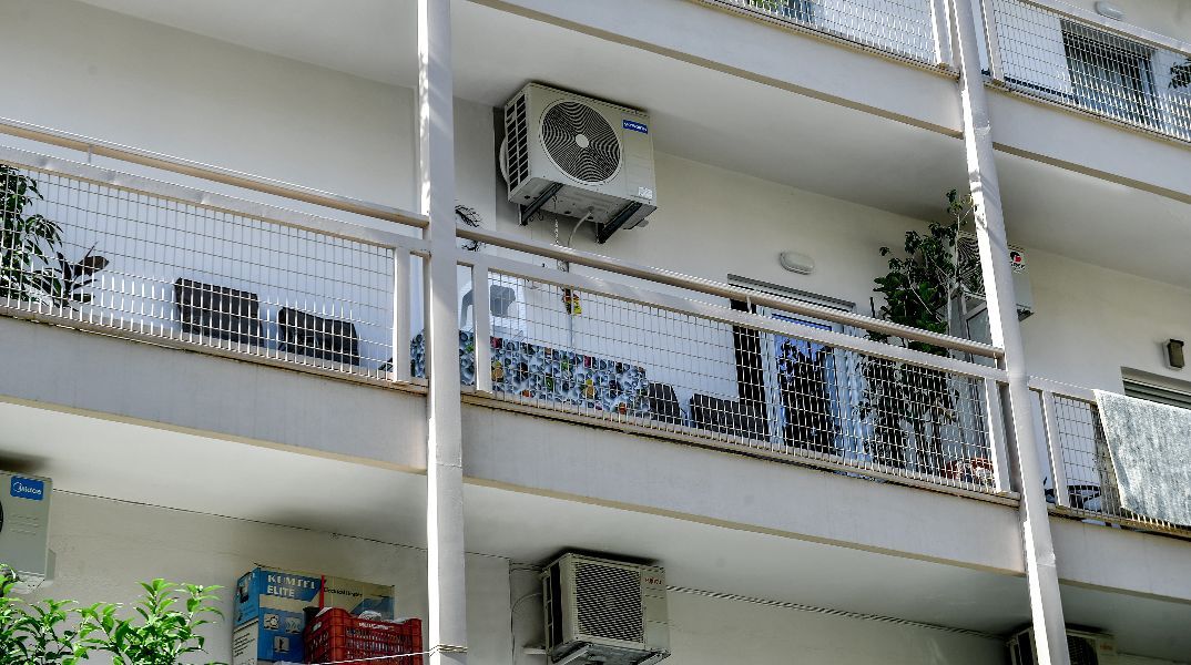 Γυναικοκτονία στην Καλαμάτα: «Ξύπνησα και την είδα πάνω από το κεφάλι μου με μαχαίρι» υποστήριξε ο 41χρονος