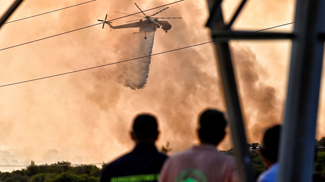 Η Ευρωπαϊκή Ένωση ενισχύει την ετοιμότητα για δασικές πυρκαγιές το καλοκαίρι του 2026 με ρεκόρ δυνάμεων, αεροσκαφών και συντονισμού, με έμφαση και στην Ελλάδα.