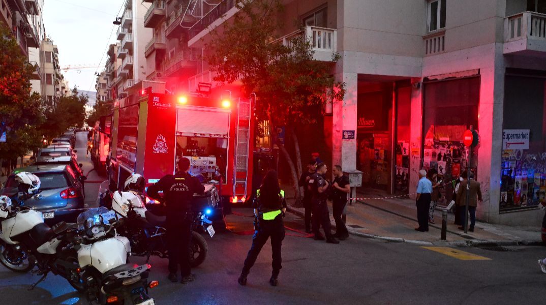 Κολωνάκι: Φωτιά σε υπόγειο καταστήματος επί της οδού Σκουφά