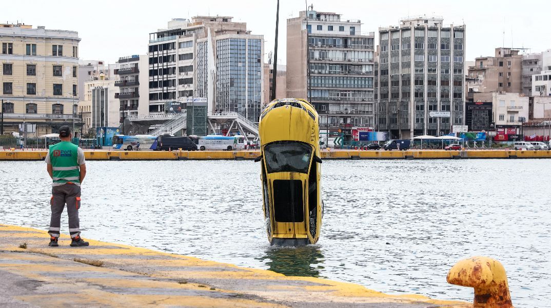 Τραγωδία στον Πειραιά: Νεκρός ο οδηγός του ΙΧ που έπεσε στη θάλασσα