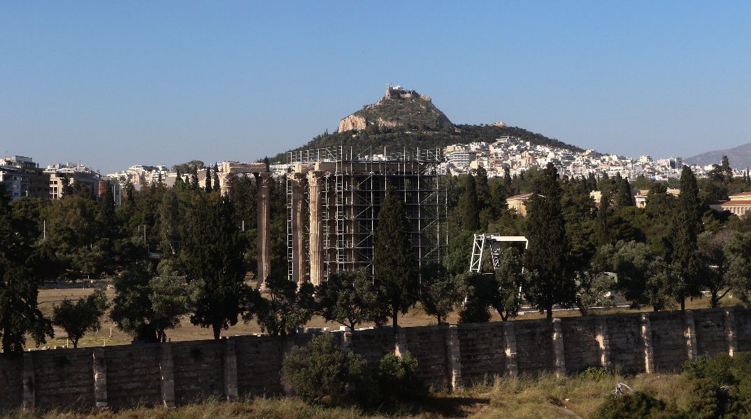 Λυκαβηττός: «Έπεσα στον γκρεμό για να σωθώ» - Η 22χρονη περιγράφει πώς γλίτωσε από την επίθεση αγνώστου