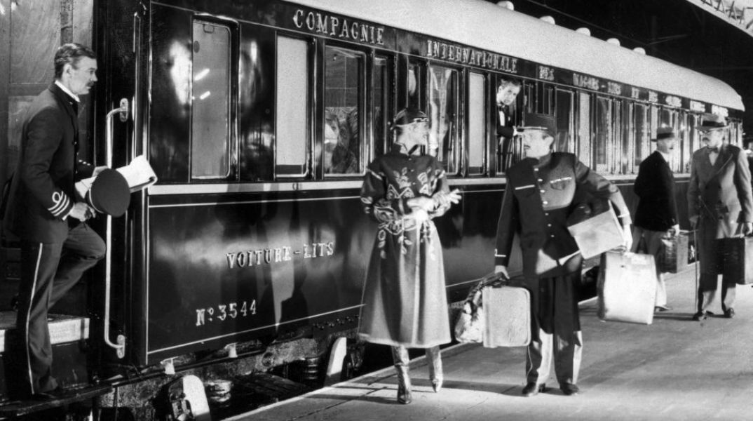 Aναπαλαιωμένα βαγόνια του Orient Express της δεκαετίας του 1920 και του 1930 που εκτελούσαν δρομολόγια από το Λονδίνο προς τη Βενετία