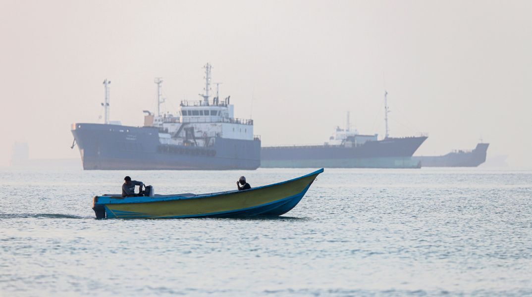 Kpler: Τέσσερα ιρανικά τάνκερ πέρασαν τα Στενά του Ορμούζ με 7 εκατ. βαρέλια πετρελαίου, αψηφώντας τον αποκλεισμό, ενώ οι ΗΠΑ συνεχίζουν τις επιχειρήσεις 