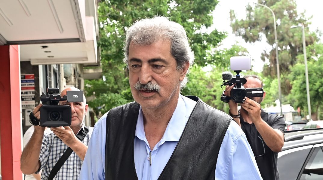 Πολάκης: «Τα ιστορικά κόμματα δεν καταργούνται με ατομικές αποφάσεις»