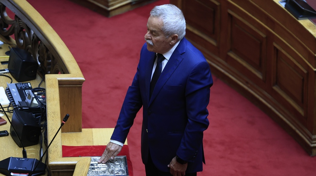 Ορκίστηκε βουλευτής ο Κωνσταντίνος Κόλλιας