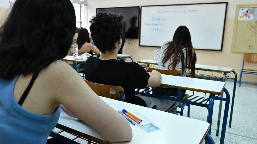 Υποψήφιοι ετοιμάζονται για τις Πανελλήνιες 2026
