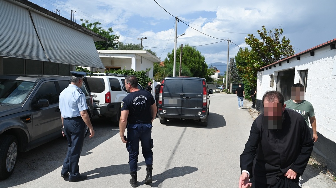 Αίγιο: Τα ευρήματα μέσα στο σπίτι όπου διαπράχθηκε το διπλό έγκλημα 