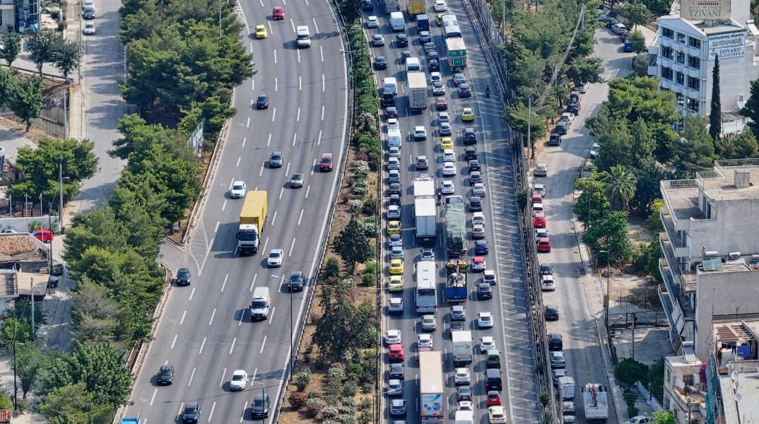 Κυκλοφοριακό κομφούζιο στον Κηφισό με μποτιλιάρισμα χιλιομέτρων