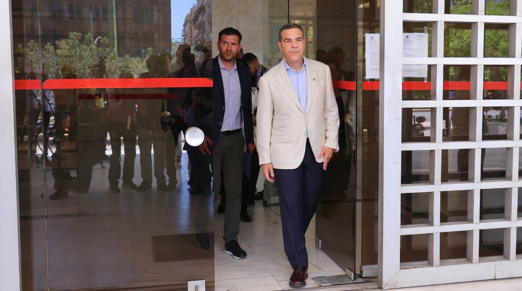 Προεκλογικές συγκρούσεις για τρεις σε θολό τοπίο