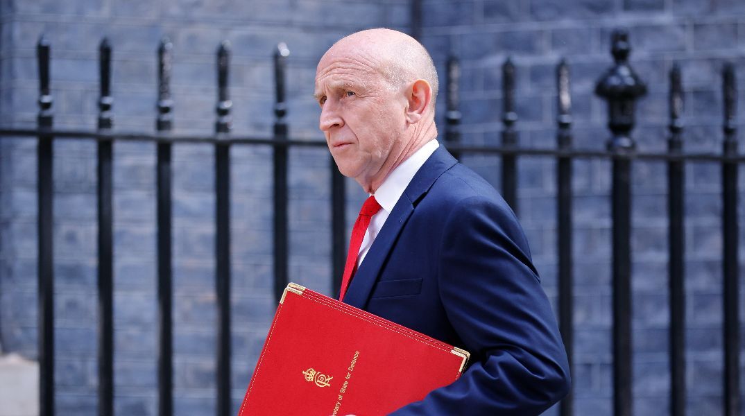 Εξελίξεις στη Βρετανία: Παραιτήθηκε ο υπουργός Άμυνας Τζον Χίλι