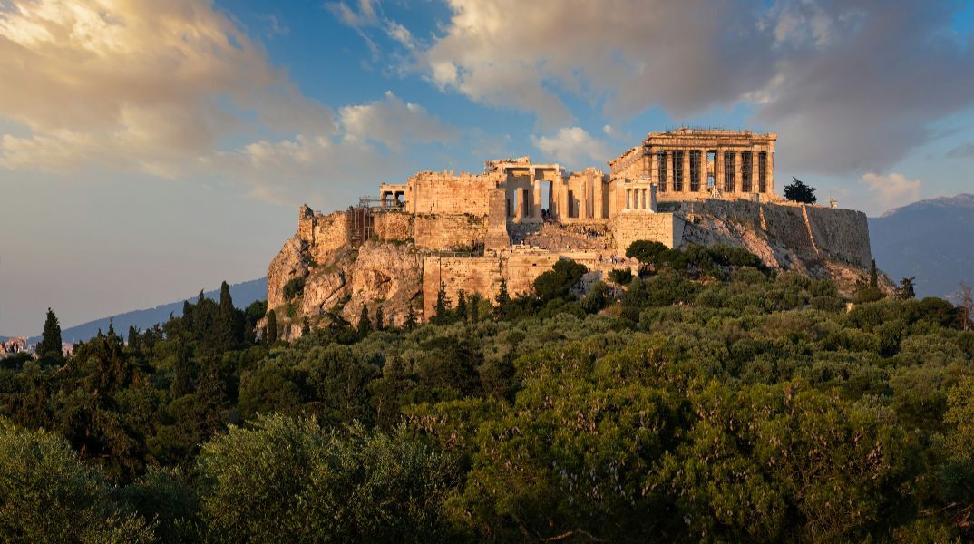 ΔΝΤ: Σταθερά πτωτική η πορεία του ελληνικού χρέους - Ζοφερή πρόβλεψη για εκτίναξη του δημόσιου χρέους της ΕΕ το 2040