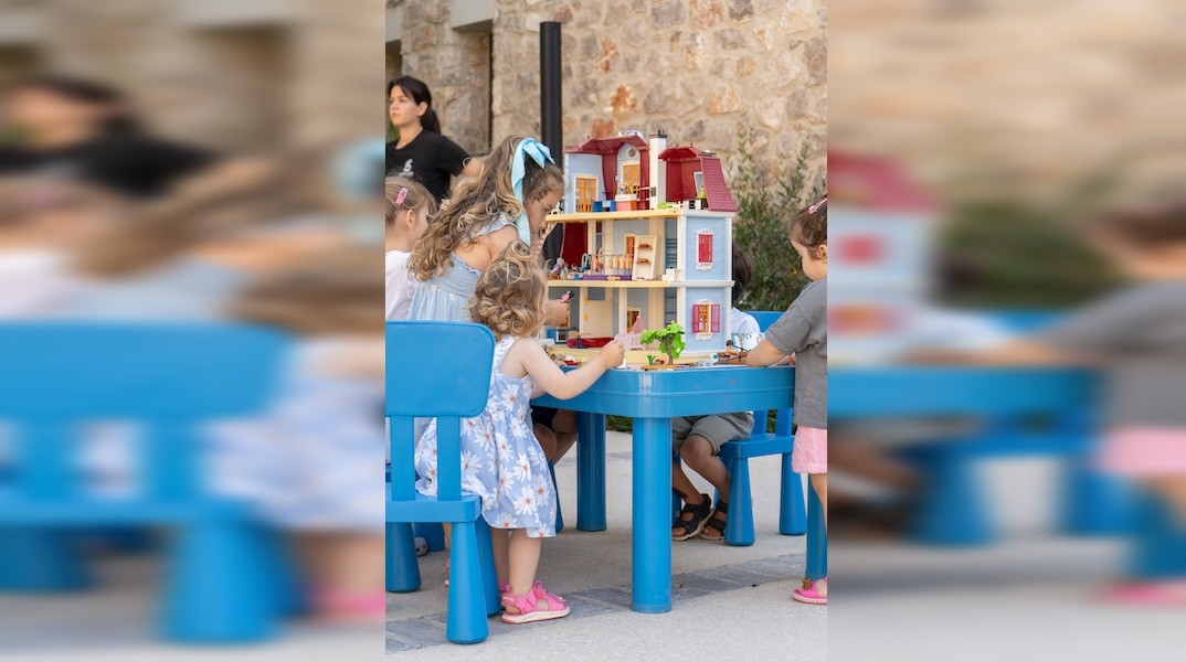 navarino_agora_x_playmobil