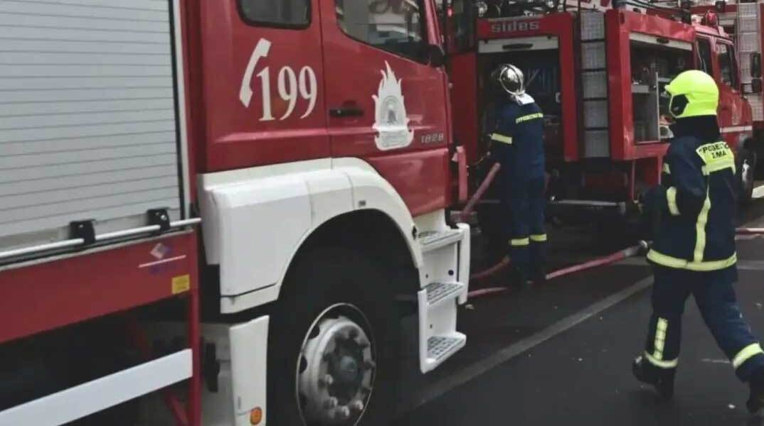 Πυροσβέστες έχουν σπεύσει σε πυρκαγιά