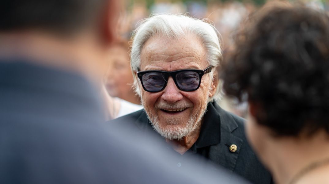 Ο Χάρβεϊ Καϊτέλ στην έναρξη του Athens Open Air Film Festival - Τίμησε τον Θόδωρο Αγγελόπουλο 32 χρόνια μετά την ταινία «Το Βλέμμα του Οδυσσέα».