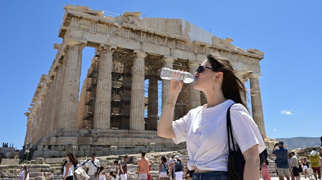 Καιρός: Σε τροχιά ανόδου η θερμοκρασία με το θερμόμετρο να δείχνει έως 35 βαθμούς - Σποραδικές νεφώσεις με τοπικές βροχές το μεσημέρι στα βόρεια ορεινά.