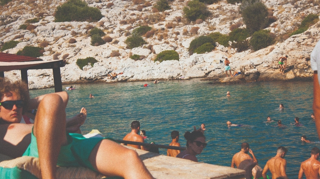 Οι ανοργάνωτες παραλίες της Αττικής 