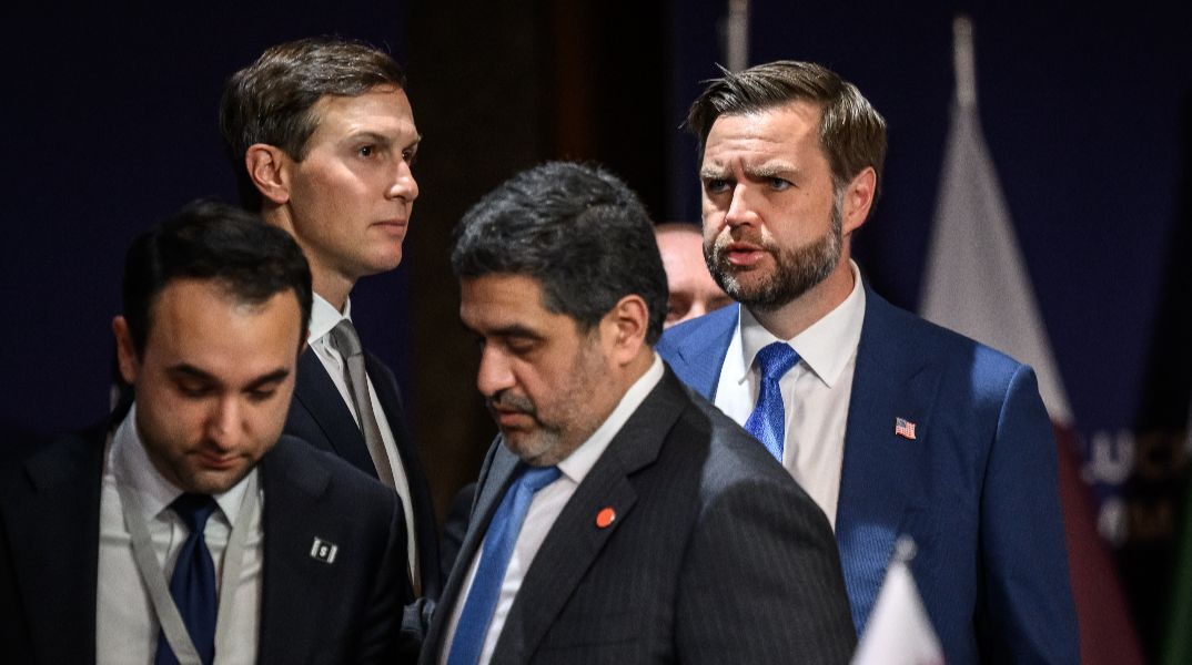 Ολοκληρώθηκε ο πρώτος γύρος των διαπραγματεύσεων ΗΠΑ - Iράν: Δεν συζητήθηκαν τα πυρηνικά
