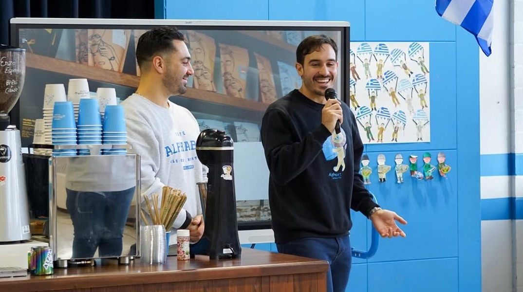 Οι δύο Έλληνες του Μόντρεαλ που έκαναν viral το Freddo Matcha