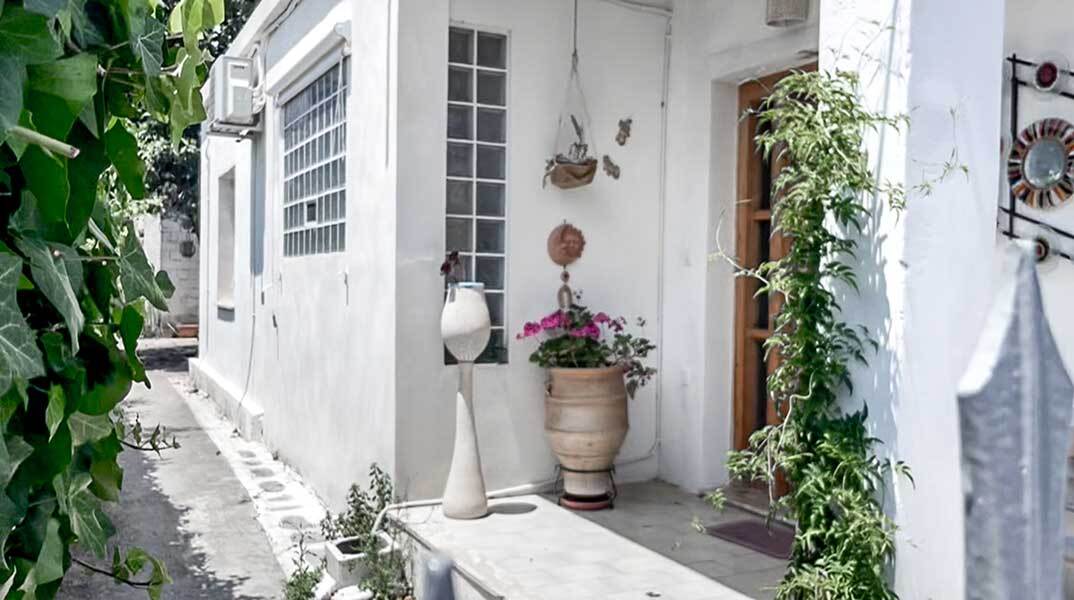 Το σπίτι όπου σημειώθηκε η διπλή δολοφονία στο Αίγιο