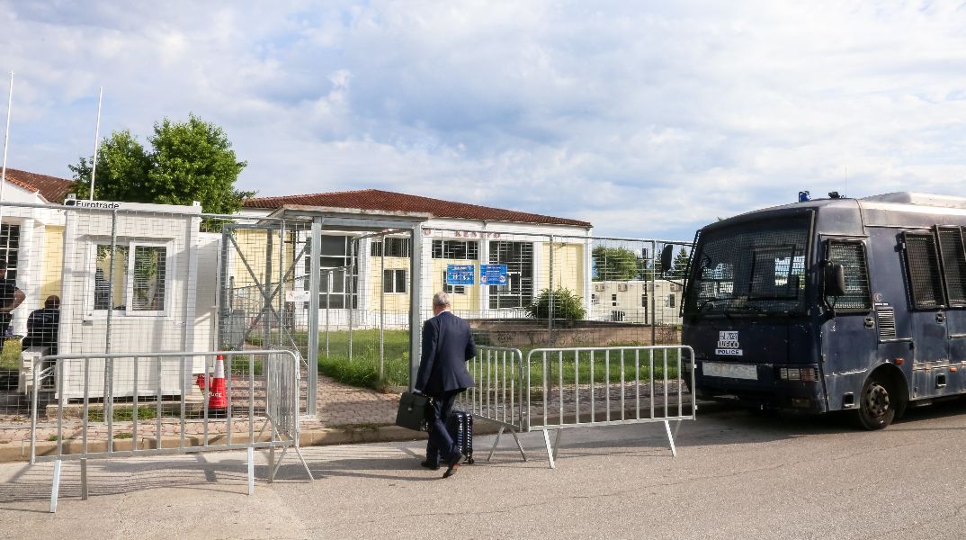 Δίκη για τα Τέμπη: Στο επίκεντρο τα αιτήματα για τηλεοπτική κάλυψη και εμφάνιση κατηγορουμένων