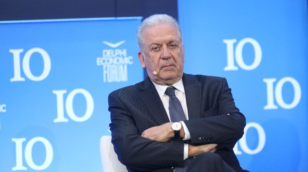 Στον Άρειο Πάγο ο Αβραμόπουλος: Ζητά από την Εισαγγελία να ακυρωθεί το ένταλμα σύλληψης