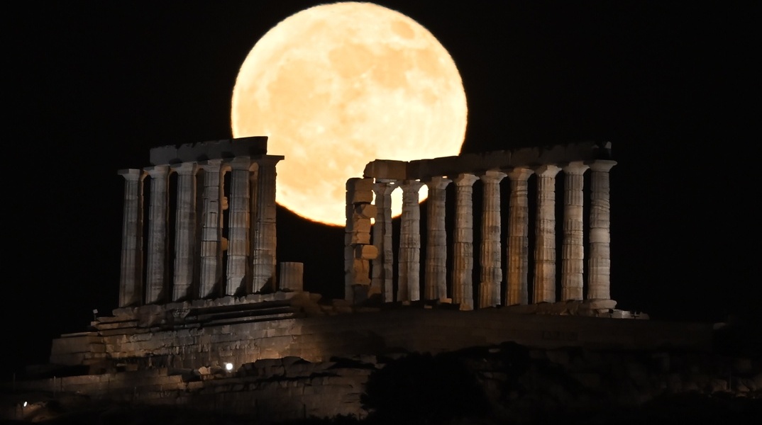 Πανσέληνος Ιουνίου 2026: Πότε θα δούμε το «Φεγγάρι της Φράουλας»