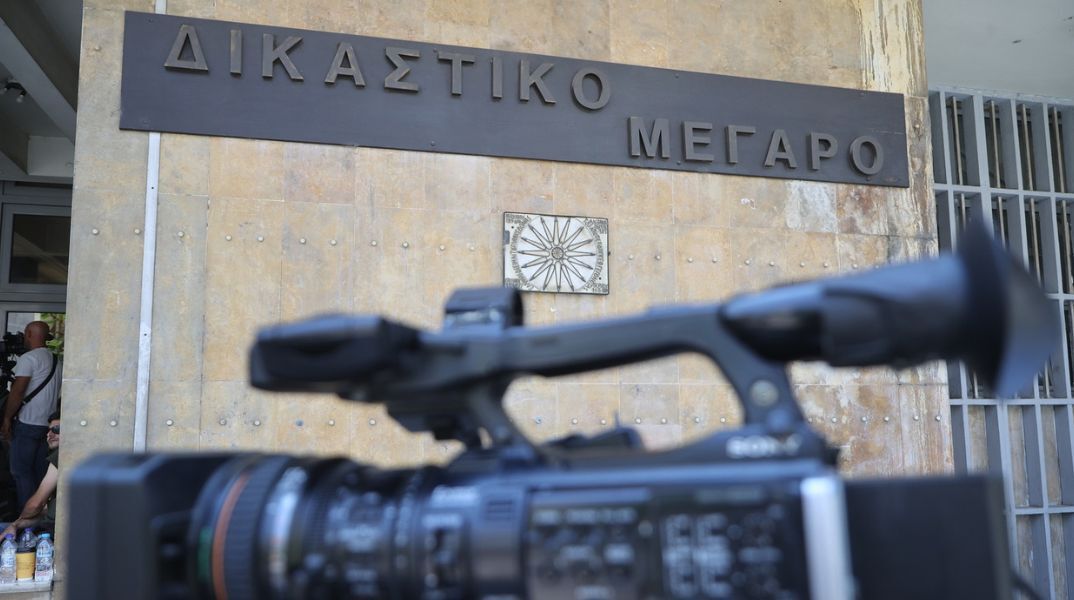 Θεσσαλονίκη: Ελεύθερη με όρους η 29χρονη που κατηγορείται για το μαχαίρωμα του 24χρονου συντρόφου της - Υποστήριξε ότι ενήργησε σε άμυνα