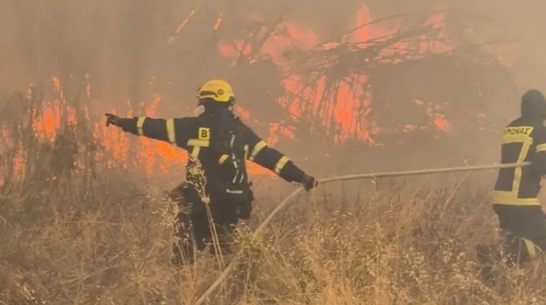 Εθελοντές δασοπυροσβέστες: Γιατί η Ελλάδα δεν θα έσβηνε τις φωτιές χωρίς αυτούς