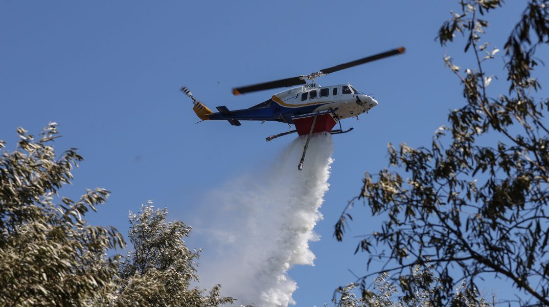 Φωτιά σε εξέλιξη στην περιοχή Δερβένι στη Θεσσαλονίκη - Κινητοποίηση της Πυροσβεστικής για την κατάσβεσή της - Δεν απειλείται μέχρι στιγμής κατοικημένη περιοχή.