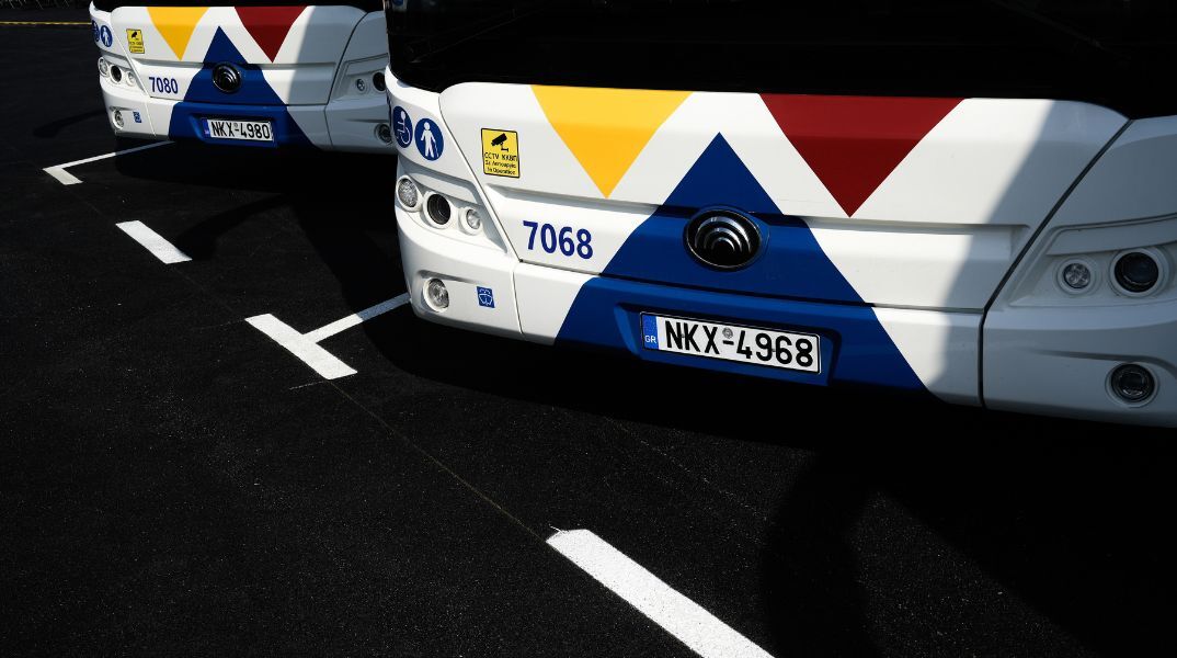 Ξεκίνησαν τα θερινά δρομολόγια αστικών λεωφορείων στη Θεσσαλονίκη, με ενισχυμένες γραμμές προς τις παραλίες - Ο ΟΣΕΘ στοχεύει στην κάλυψη της αυξημένης κίνησης 