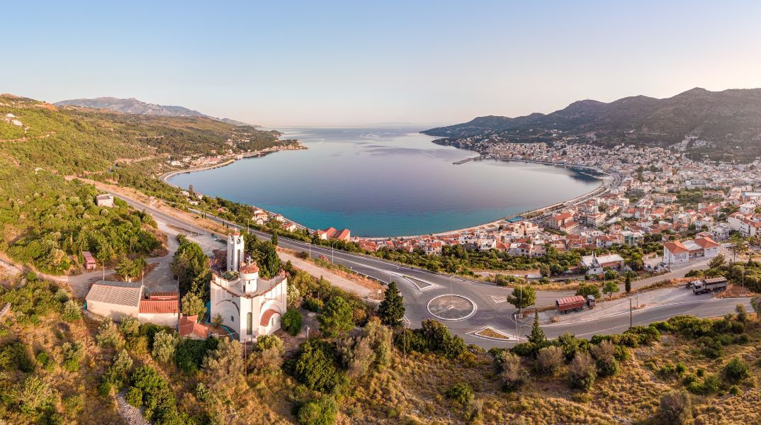 Σάμος: Εντυπωσιακά τοπία, κρυστάλλινα νερά, φυσική ομορφιά και προσιτό κόστος διακοπών