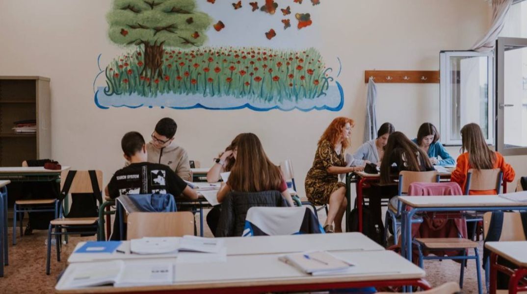 Απόσπαση στα Δημόσια Ωνάσεια Σχολεία: Μια σημαντική ευκαιρία για τους εκπαιδευτικούς που θέλουν - Τα οφέλη για όσους τα επιλέξουν