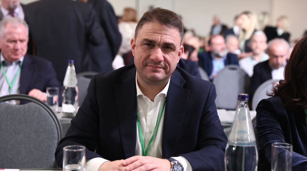 ΠΑΣΟΚ: Ο Κώστας Τσουκαλάς καλεί τον υπουργό Ανάπτυξης να δημοσιοποιήσει τους 2.000 κωδικούς προϊόντων με μειωμένες τιμές - Κάνει λόγο για εξαπάτηση των πολιτών.