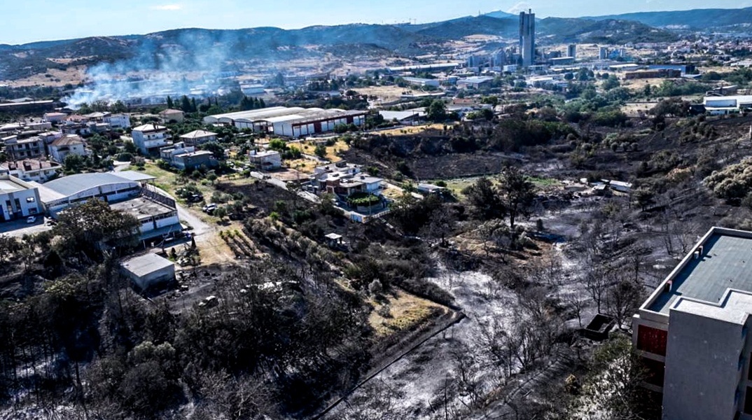 Εικόνα από το πέρασμα της φωτιάς στο Ωραιόκαστρο Θεσσαλονίκης