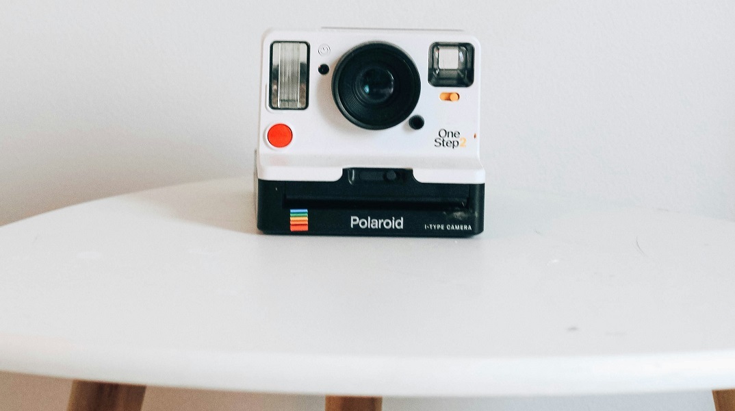 Η anti-AI διαφημιστική καμπάνια της Polaroid