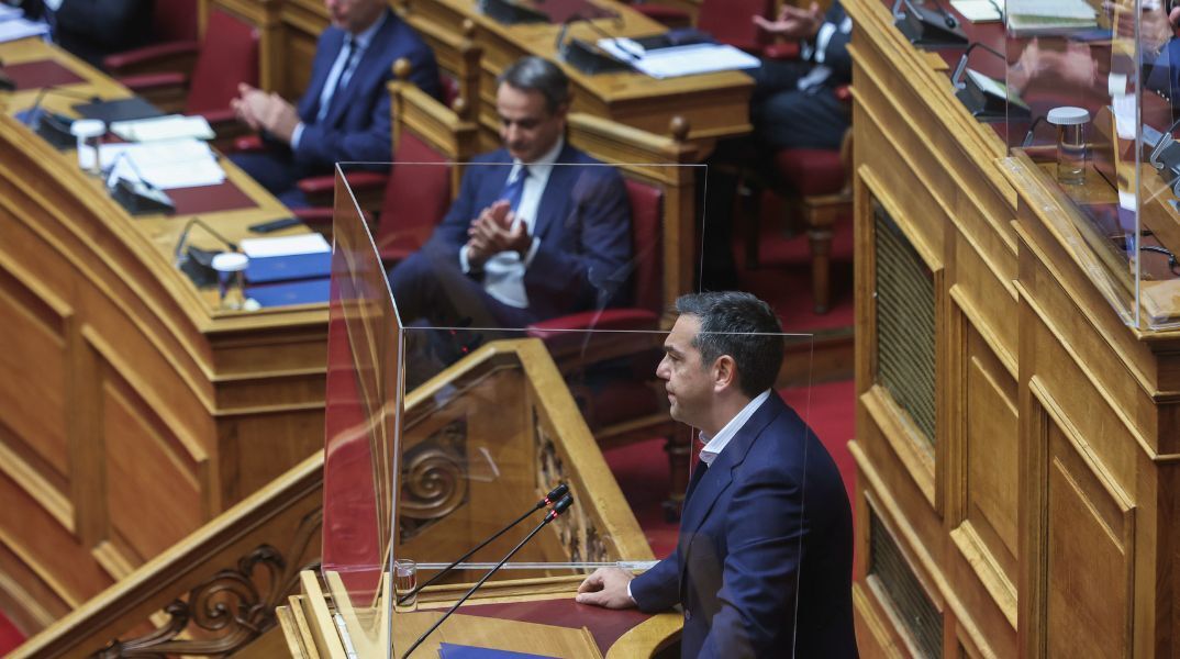 Οι εμφυλιοπολεμικοί γάιδαροι βλέπουν παντού κεφάλες 