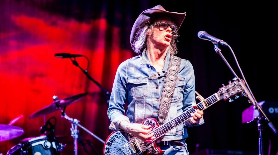 Ο Mike Scott μιλά στην Athens Voice για τους Waterboys, το ένστικτο, τη δημιουργία και τη συναυλία τους στο Sani Festival