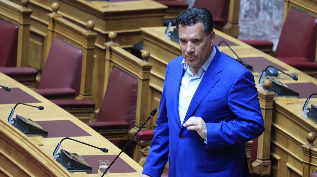 Γεωργιάδης κατά Τσίπρα: «Άσε το ηθικό πλεονέκτημα στην άκρη και απόλαυσε τη βίλα με 500 ευρώ στο Σούνιο»