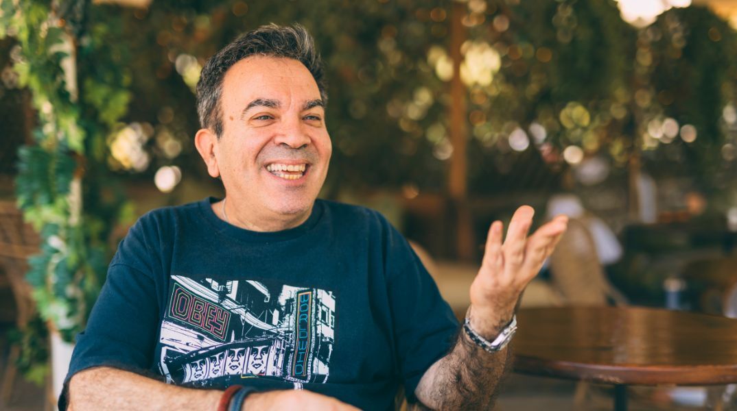 Αντώνης Καρπετόπουλος: Συνέντευξη στην ATHENS VOICE για το Μουντιάλ της Βόρειας Αμερικής